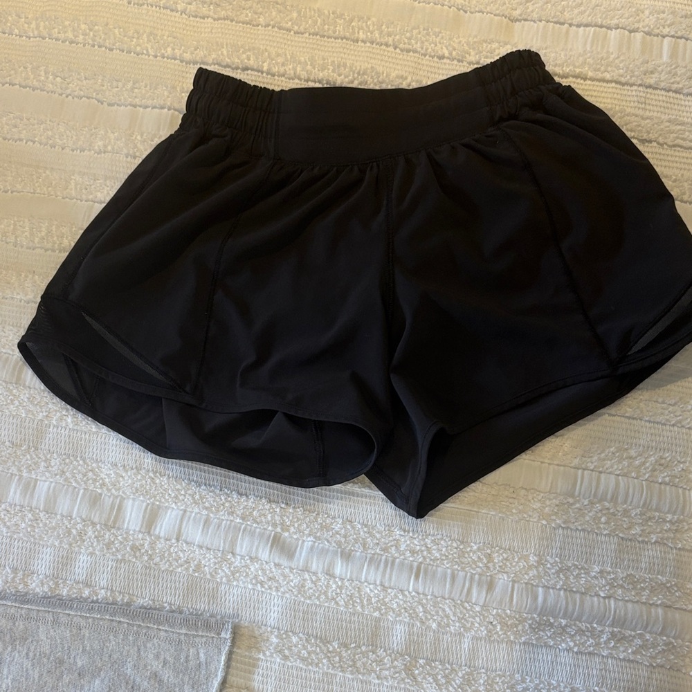 Lululemon Black Women's Athletic Shorts size 0 hottie hot 2.5 inch